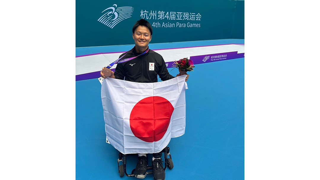 三木拓也(みきたくや)さんが『杭州2022アジアパラ競技大会』の車いすテニス男子シングル、ダブルスで銅メダル獲得