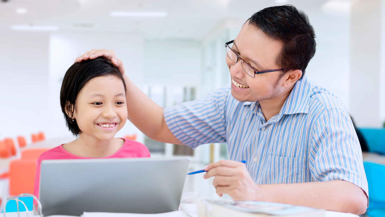 見出し1画像_嶋村吉洋社長が主催するワクセルのコラム_ あいさん.png