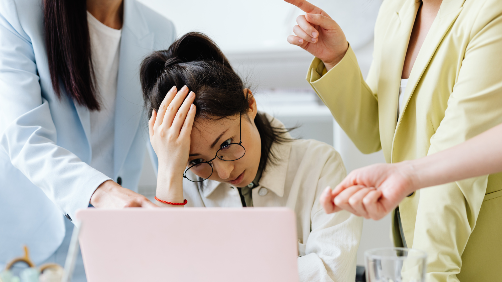 見出し1画像_嶋村吉洋社長が主催するワクセルのコラム_ あいさん.png