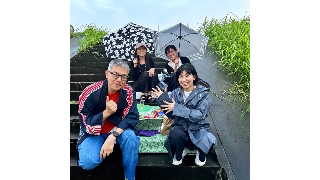 見出し2画像嶋村吉洋社長が主催するワクセルのコラム_岡田 慶子_ツーショット